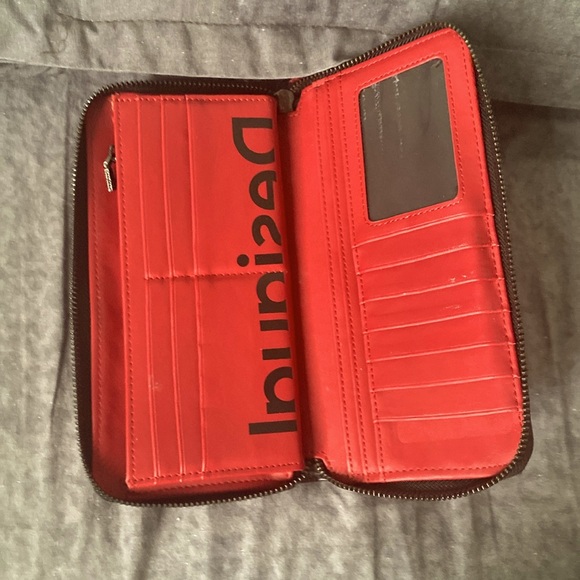 Disney wallet - Picture 2 of 3